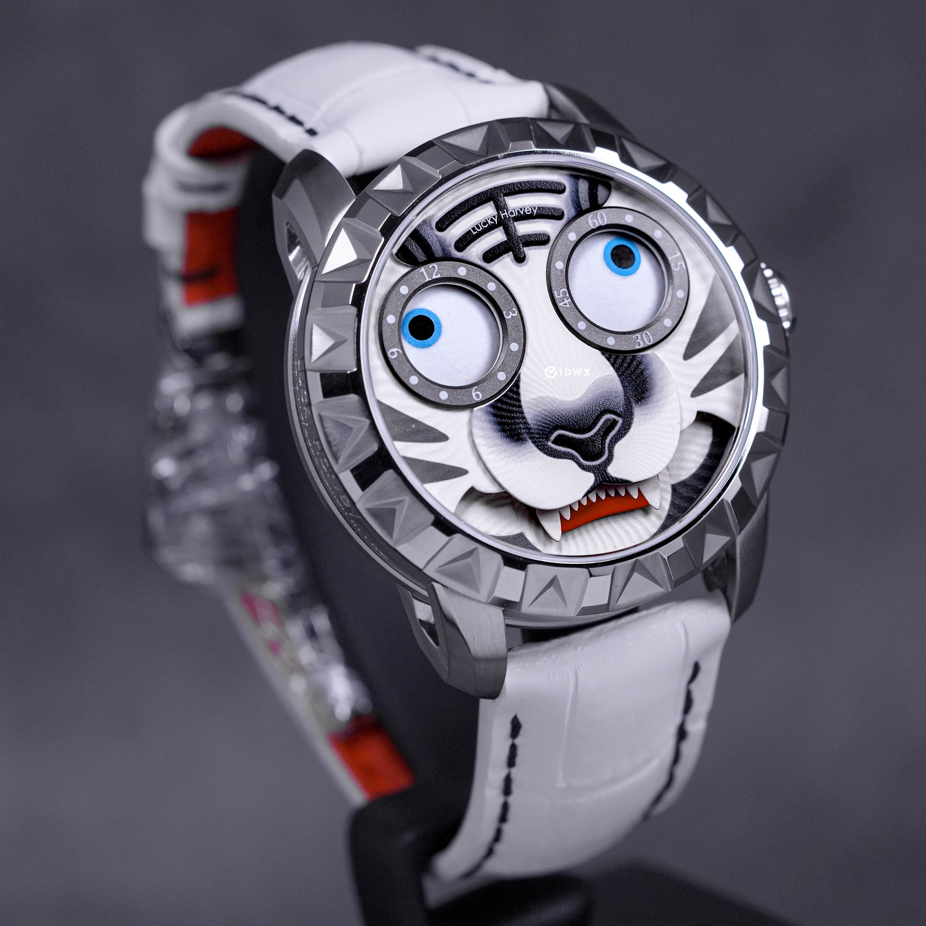 LUCKY HARVEY WHITE TIGER – kronometry.id